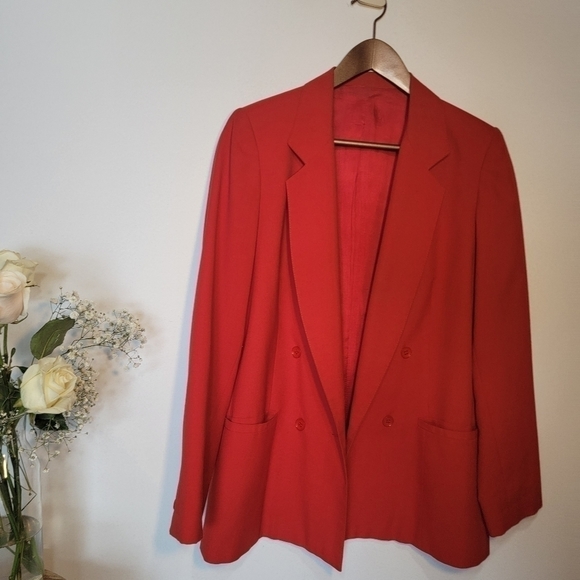 VINTAGE red blazer. Large pockets. Button-up. Unisex. - Picture 2 of 6